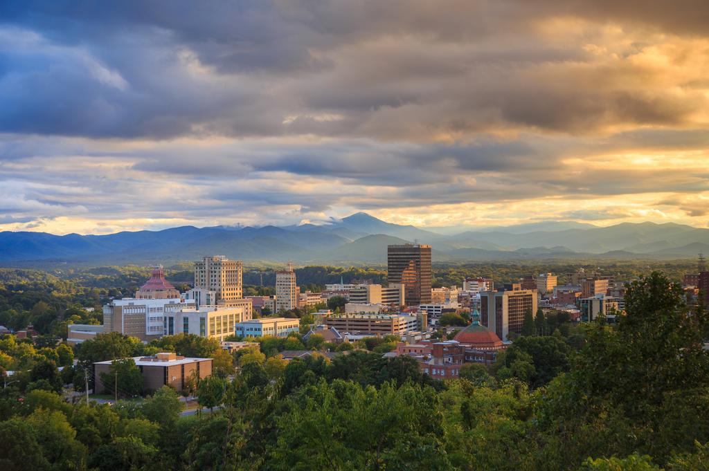 Hampton Inn Asheville - Biltmore Area Exteriör bild