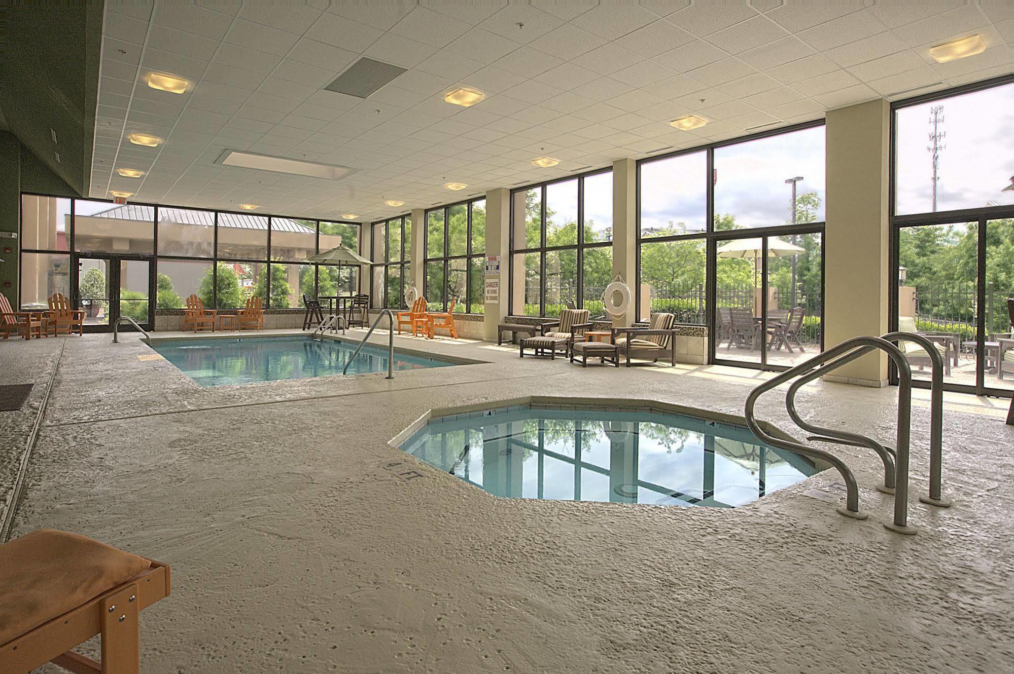 Hampton Inn Asheville - Biltmore Area Exteriör bild